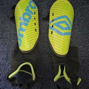 Kids Umbro Lime and Sky Shin Guards Size M